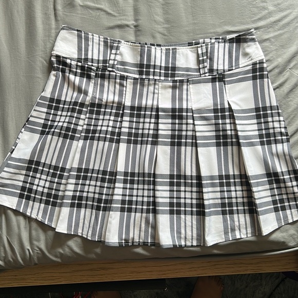 Plus Tartan Pleated Skirt - Picture 2 of 5